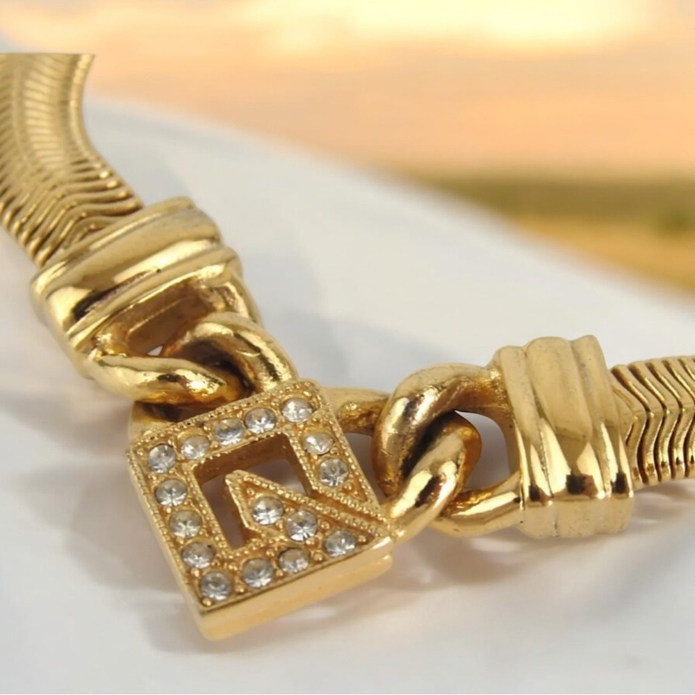 GIVENCHY Signature Necklace ๐๐ฅ - Picture 6 of 10